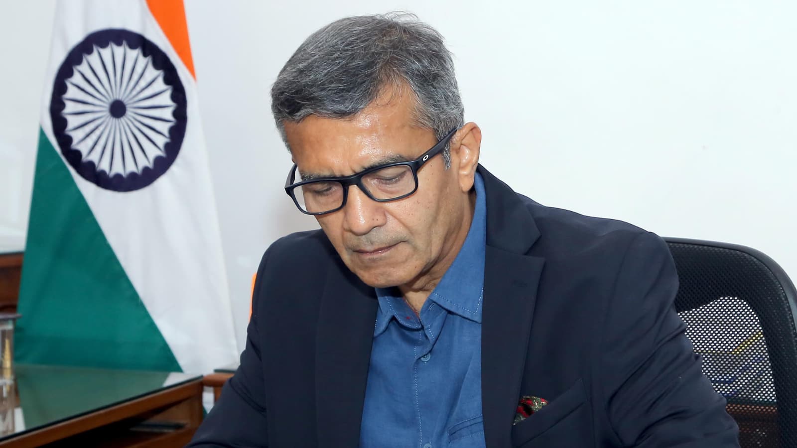 भारत आणि व्हिएतनाम संरक्षण संबंधांवर चर्चा करतात, प्रादेशिक स्थिरता राखण्यावर जोर देतात