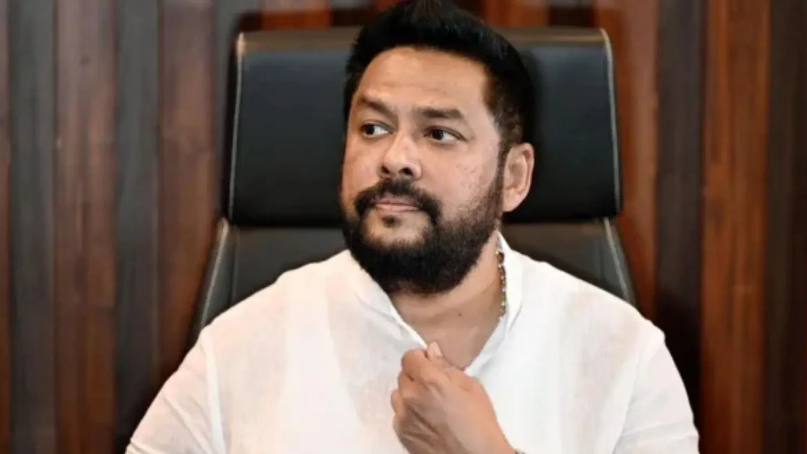 In tears, Karnataka minister B Nagendra quits amid corruption claims
